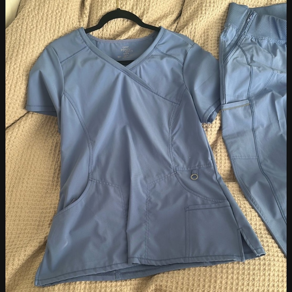 Petite Scrubs, Cherokee Infinity - image 1